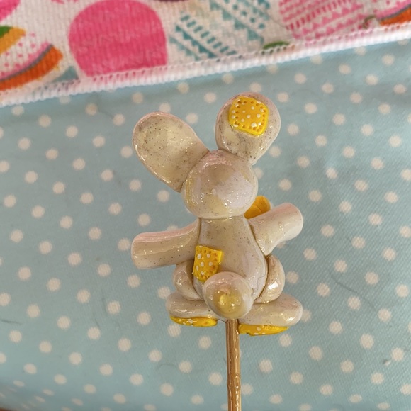 Handcrafted; Clay; Yellow; Bunny; Plant Stick - Picture 4 of 6